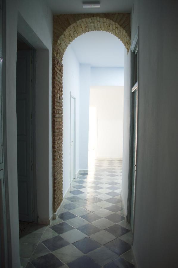 Pension Las Cuatro Naciones Cádiz Exterior photo