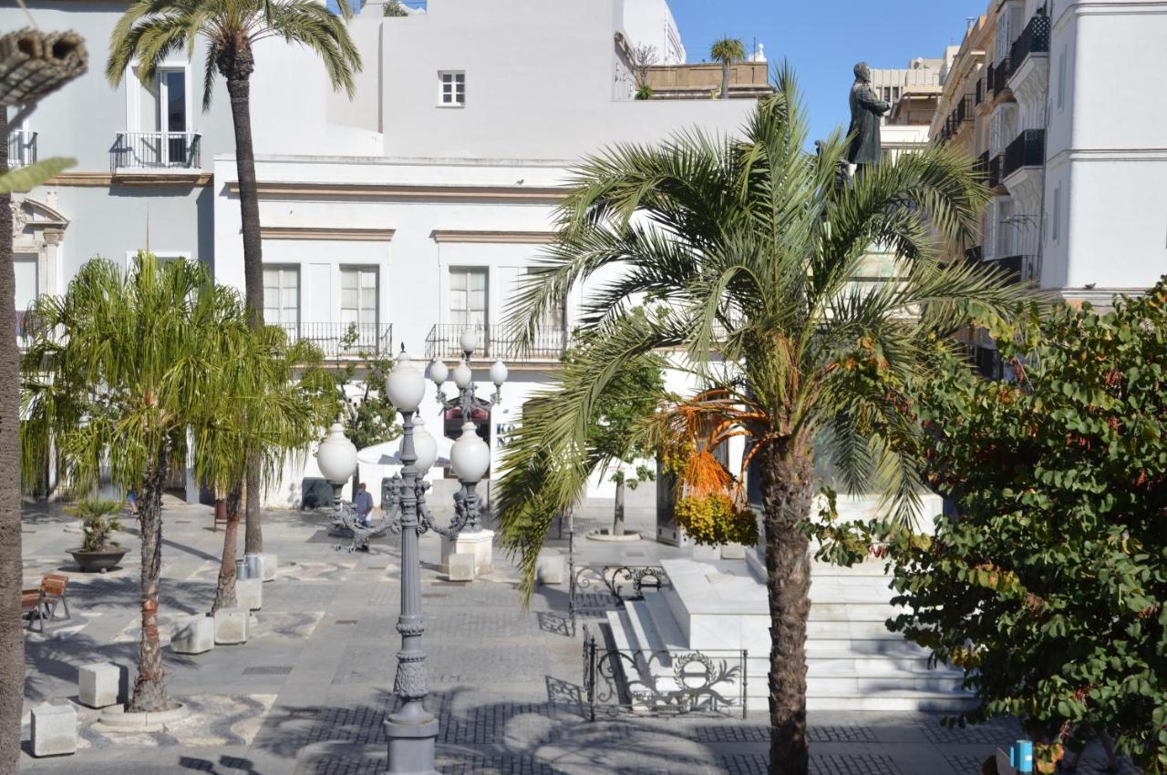 Pension Las Cuatro Naciones Cádiz Exterior photo