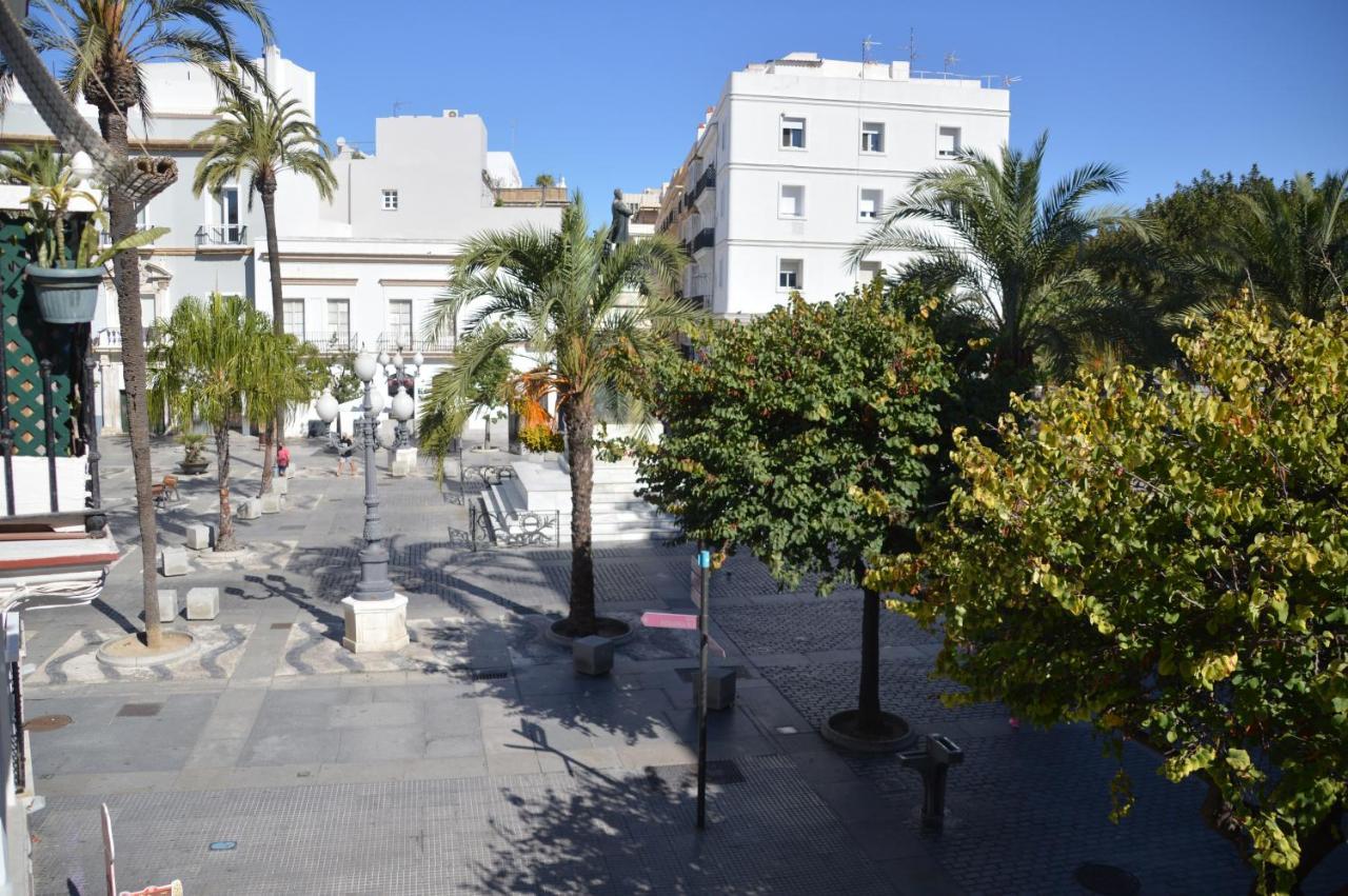 Pension Las Cuatro Naciones Cádiz Exterior photo